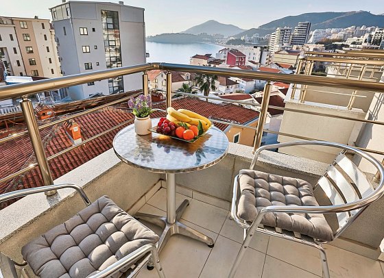 Hotel La Mer - Wohnbeispiel Double Room Sea View (Zimmercodierung DBM)