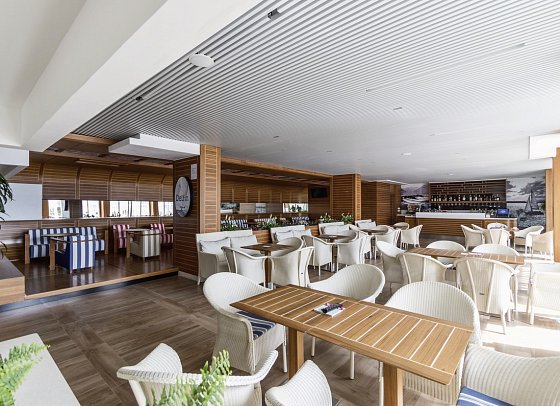 Carine Hotel Delfin