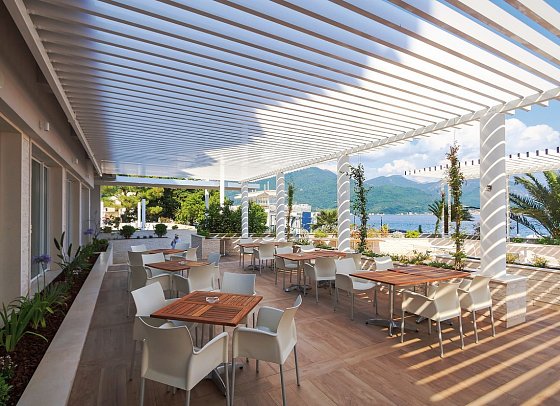 Carine Hotel Delfin