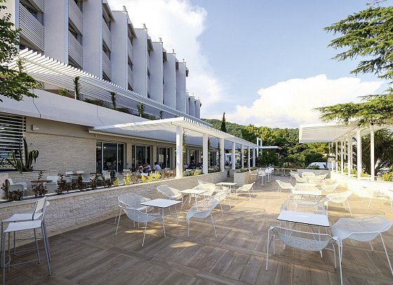 Carine Hotel Delfin