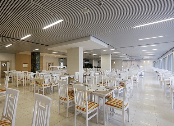 Carine Hotel Delfin