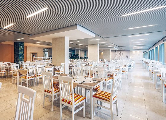 Carine Hotel Delfin