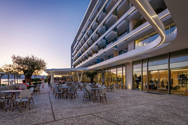 Carine Hotel Kumbor Superior