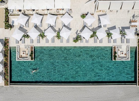 Lazure Hotel & Marina