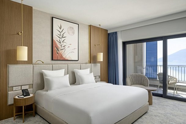 Mövenpick Hotel & Residence Teuta Kotor Bay - Wohnbeispiel Doppelzimmer Meerblick (Zimmercodierung DBM)