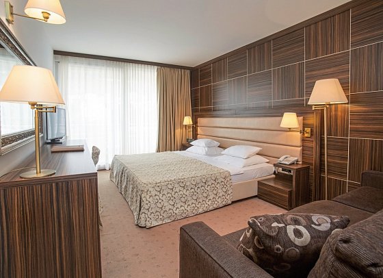 Palas - Wohnbeispiel Doppelzimmer Bergblick (Zimmercodierung D1B)