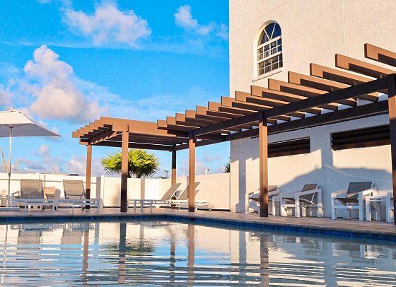 Barefoot Beach Club