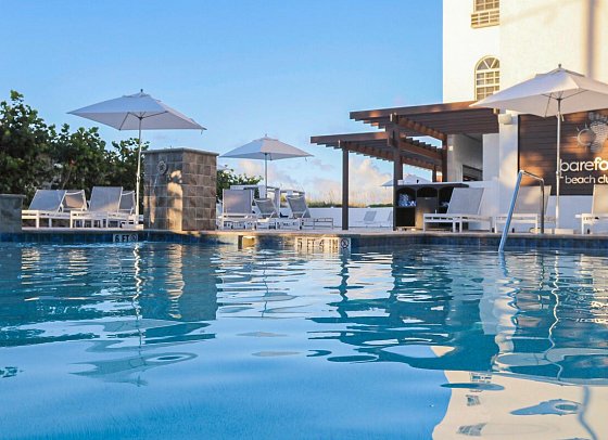Barefoot Beach Club