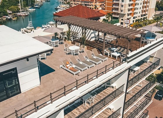 Barefoot Beach Club