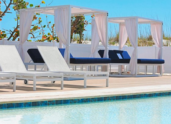 Barefoot Beach Club