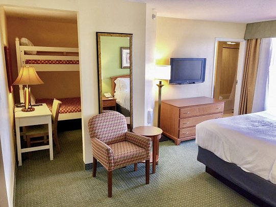 Holiday Inn Clearwater Beach - King Bed Kids Suite