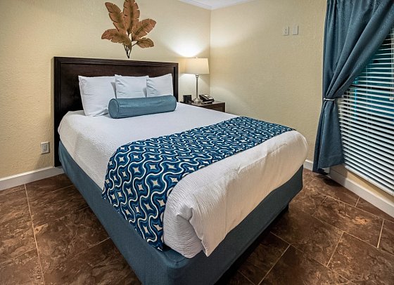 Sailport Waterfront Suites