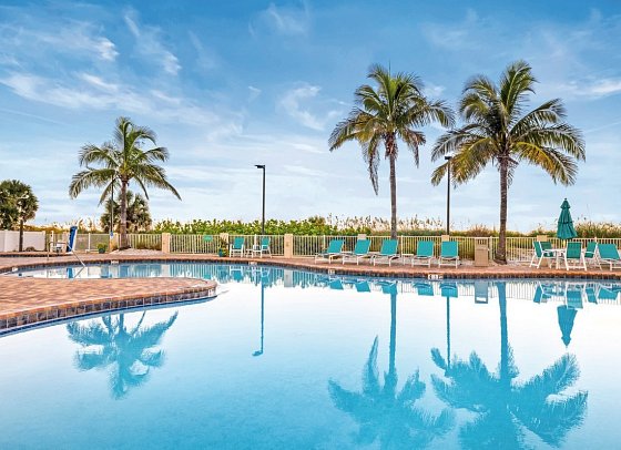 Sunset Vista Two bedroom Beachfront Suites Apartments