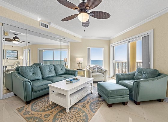 Sunset Vista Two bedroom Beachfront Suites Apartments - Wohnbeispiel
