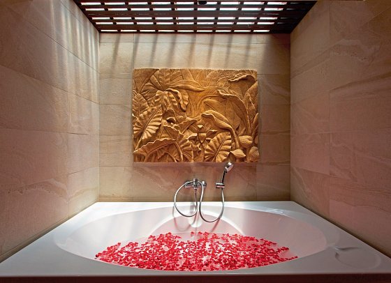 Fair House Villas & Spa - Badbeispiel Beachfront Pool Villa (Zimmercodierung VBO)