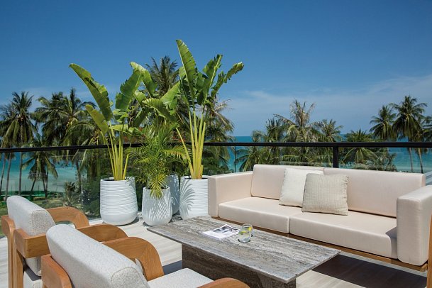 Centara Reserve Samui - Wohnbeispiel Balkon/Terrasse Reserve Suite