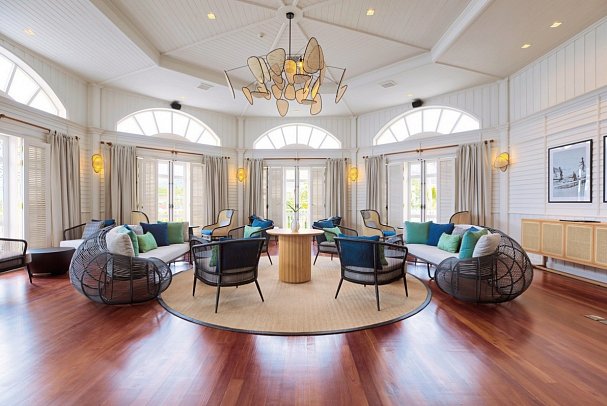 Outrigger Koh Samui Beach Resort - Voyager 47 Club Lounge