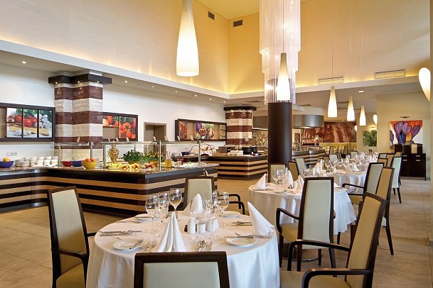 Flamingo Grand Hotel & Spa