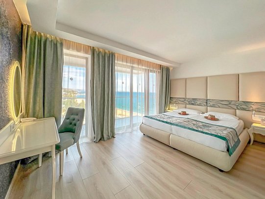 GRIFID Metropol - Wohnbeispiel Juniorsuite seitl. Meerblick (Zimmercodierung JBN)