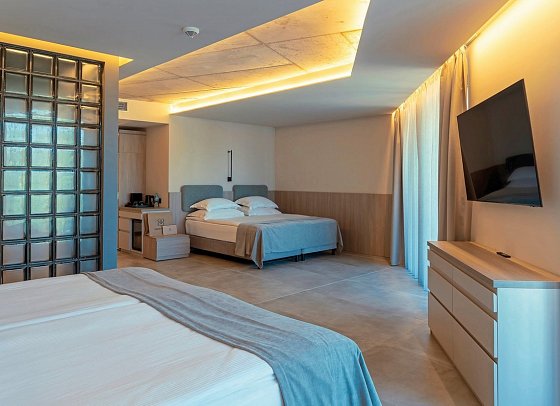 GRIFID Noa - Wohnbeispiel Doppelzimmer Deluxe seitl. Meerblick (Zimmercodierung DD4)