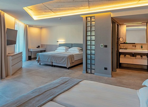 GRIFID Noa - Wohnbeispiel Doppelzimmer Deluxe seitl. Meerblick (Zimmercodierung DD4)