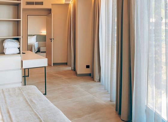 GRIFID Noa - Wohnbeispiel Suite Deluxe seitl. Meerblick (Zimmercodierung WDN)