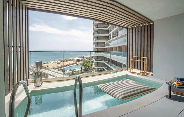 GRIFID Noa - Wohnbeispiel Doppelzimmer Swim Up Meerblick (Zimmercodierung D1Q)