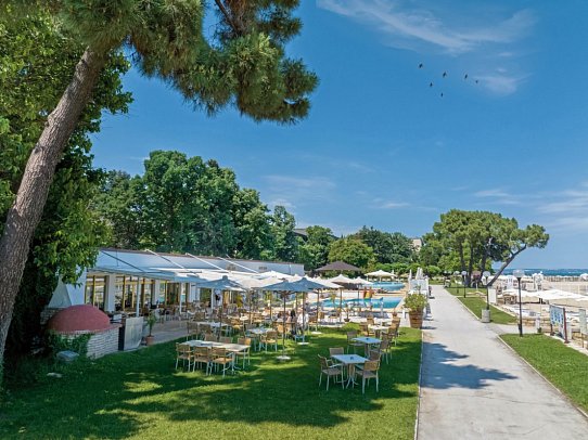 HVD Riviera Beach Hotel