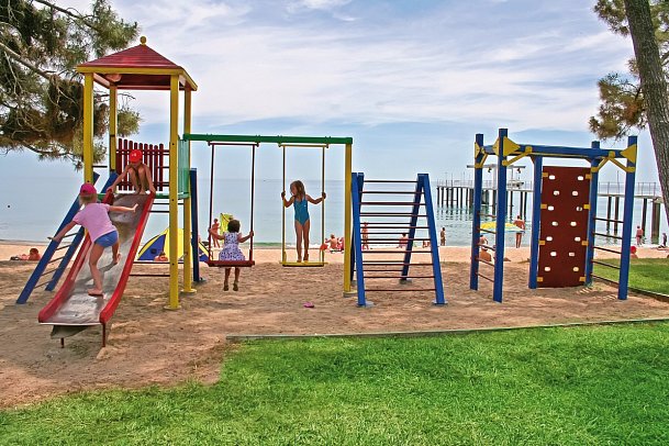 HVD Riviera Beach Hotel