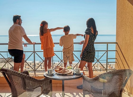 HVD Riviera Beach Hotel