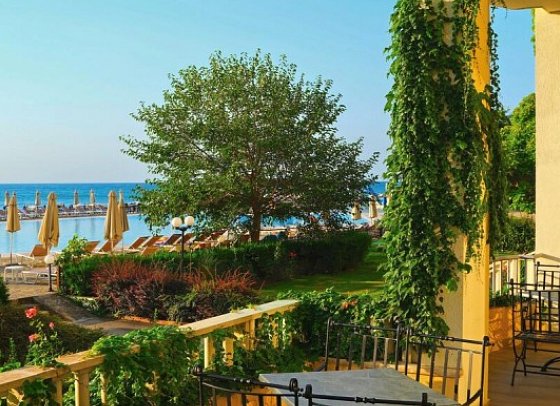 HVD Riviera Beach Hotel