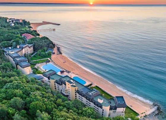 HVD Riviera Beach Hotel