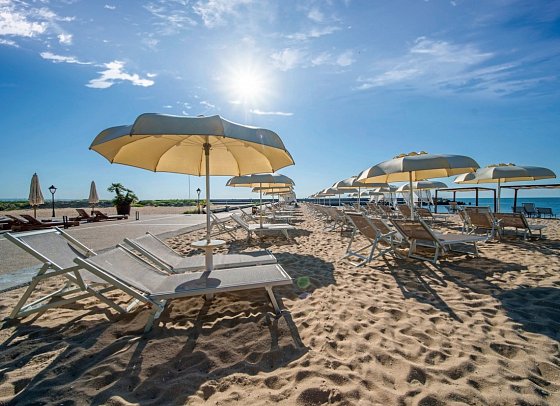 HVD Riviera Beach Hotel