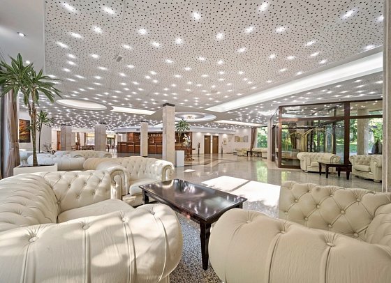 HVD Riviera Beach Hotel