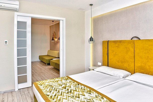 GRIFID Encanto Beach - Wohnbeispiel Familienzimmer Landblick (Zimmercodierung FBL)