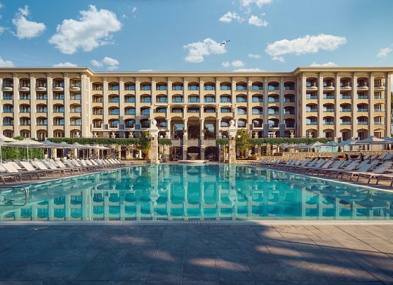 Astor Garden Hotel