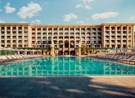 Astor Garden Hotel