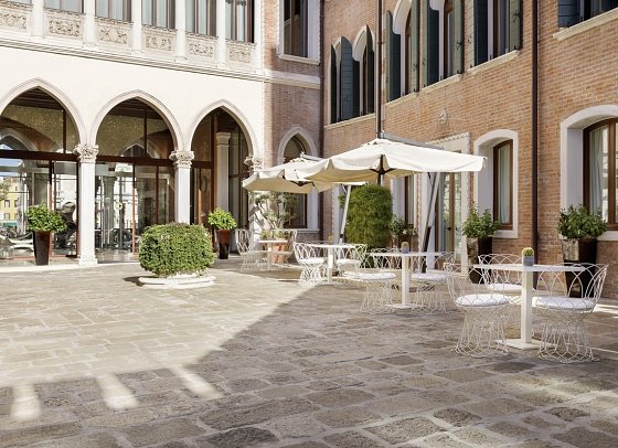 Sina Centurion Palace