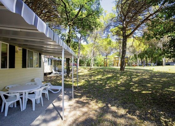 Belvedere Pineta Camping Village - Wohnbeispiel Mobilheim Adria Home (Zimmercodierung CB2)