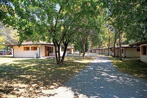 Belvedere Pineta Camping Village - Wohnbeispiel Bungalow Miramare (Zimmercodierung BB1)