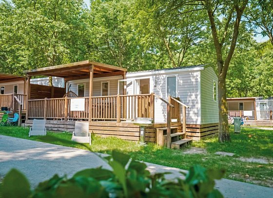Camping Residence Village (by Happy Camp) - Wohnbeispiel Mobilheim Happy Premium Suite (Zimmercodierungen CB1 & CM1)