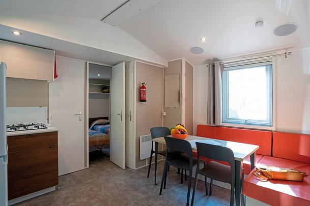 Camping Residence Village (by Happy Camp) - Wohnbeispiel Mobilheim Happy Premium Suite (Zimmercodierungen CM3, CB1 & CM1)