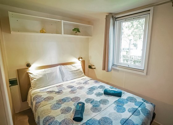 Camping Residence Village (by Happy Camp) - Wohnbeispiel Mobilheim Happy Premium Suite (Zimmercodierungen CB1 & CM1)