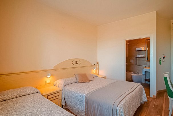 Carlton - Wohnbeispiel Doppelzimmer seitl. Meerblick (Zimmercodierung DBN)