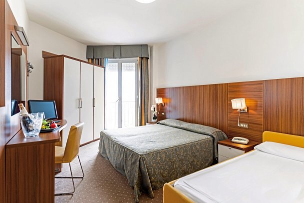 Touring - Wohnbeispiel Doppelzimmer seitl. Meerblick (Zimmercodierung DBN)
