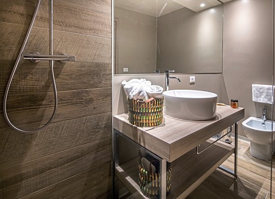 San Giorgio Resort - Beispiel Bad Doppelzimmer Komfort (Zimmercodierung DF1)