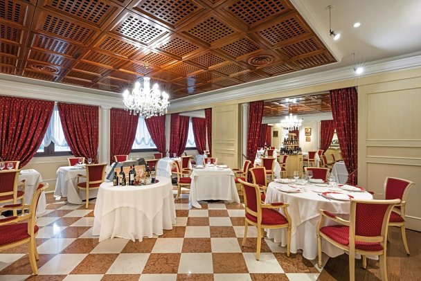 Savoy Beach Hotel & Thermal SPA