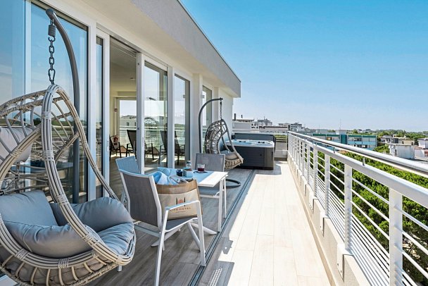 Life Hotel