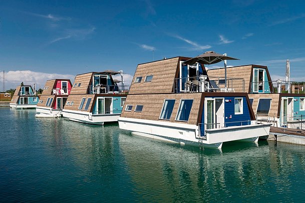 Marina Azzurra Resort - Wohnbeispiel Hausboot River (Zimmercodierungen OB1 & OX1)