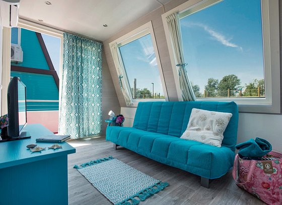 Marina Azzurra Resort - Wohnbeispiel Hausboot River (Zimmercodierungen OB1 & OX1)